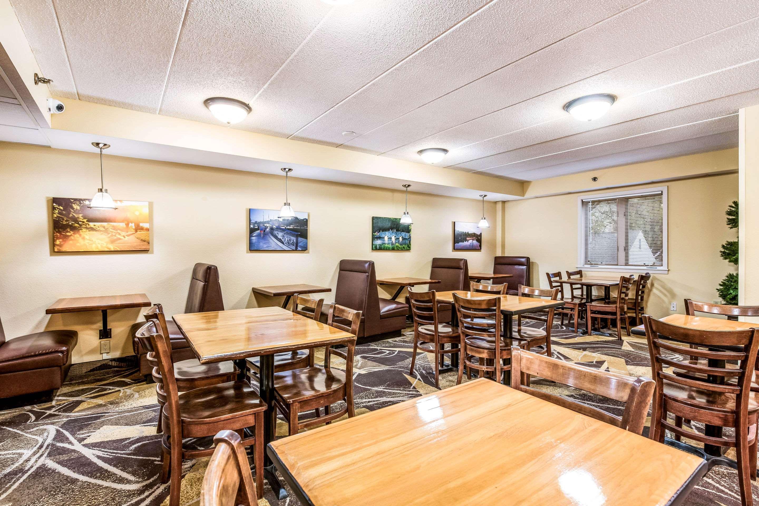 Econo Lodge Mayo Clinic Area Rochester Exterior photo