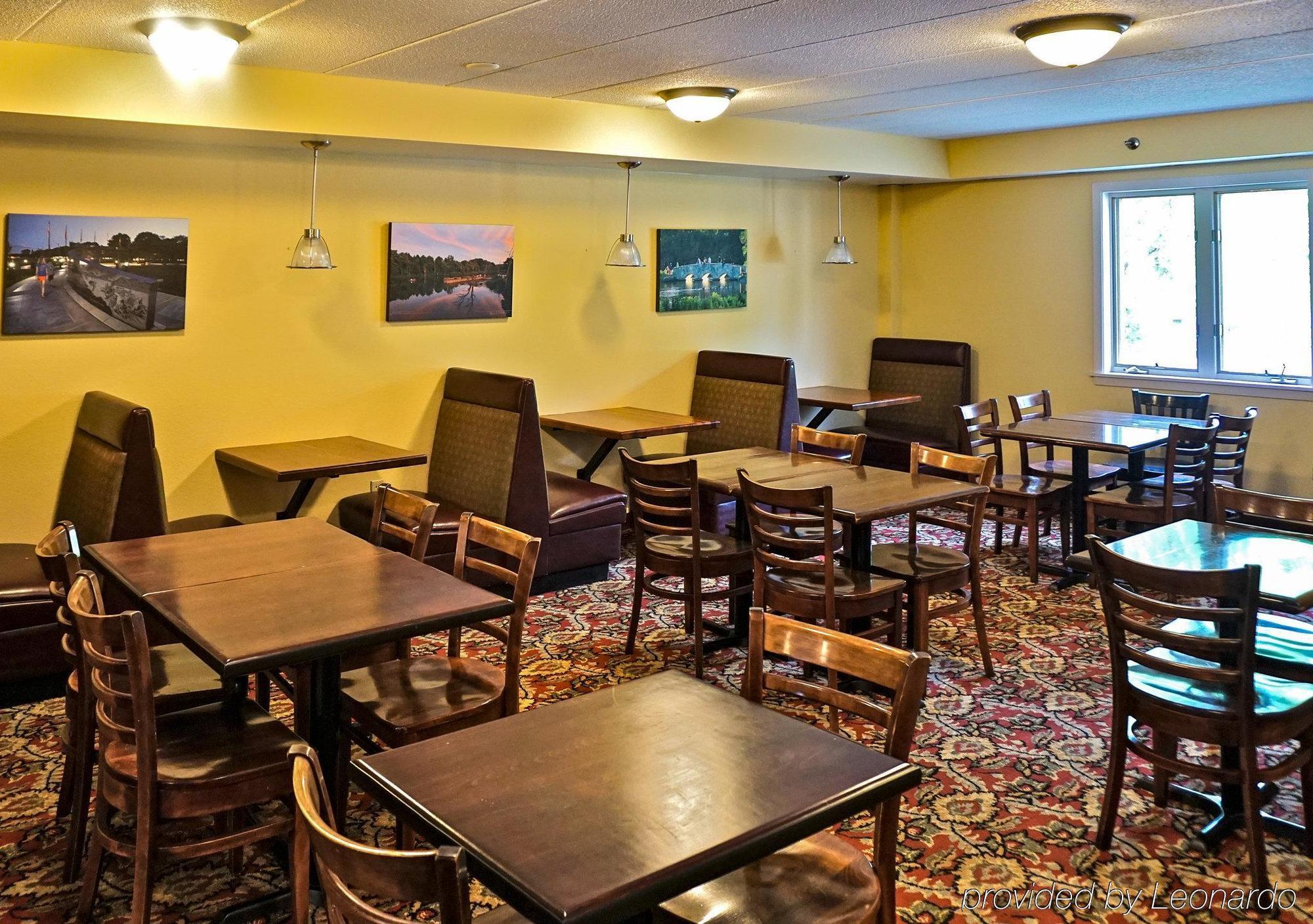 Econo Lodge Mayo Clinic Area Rochester Exterior photo