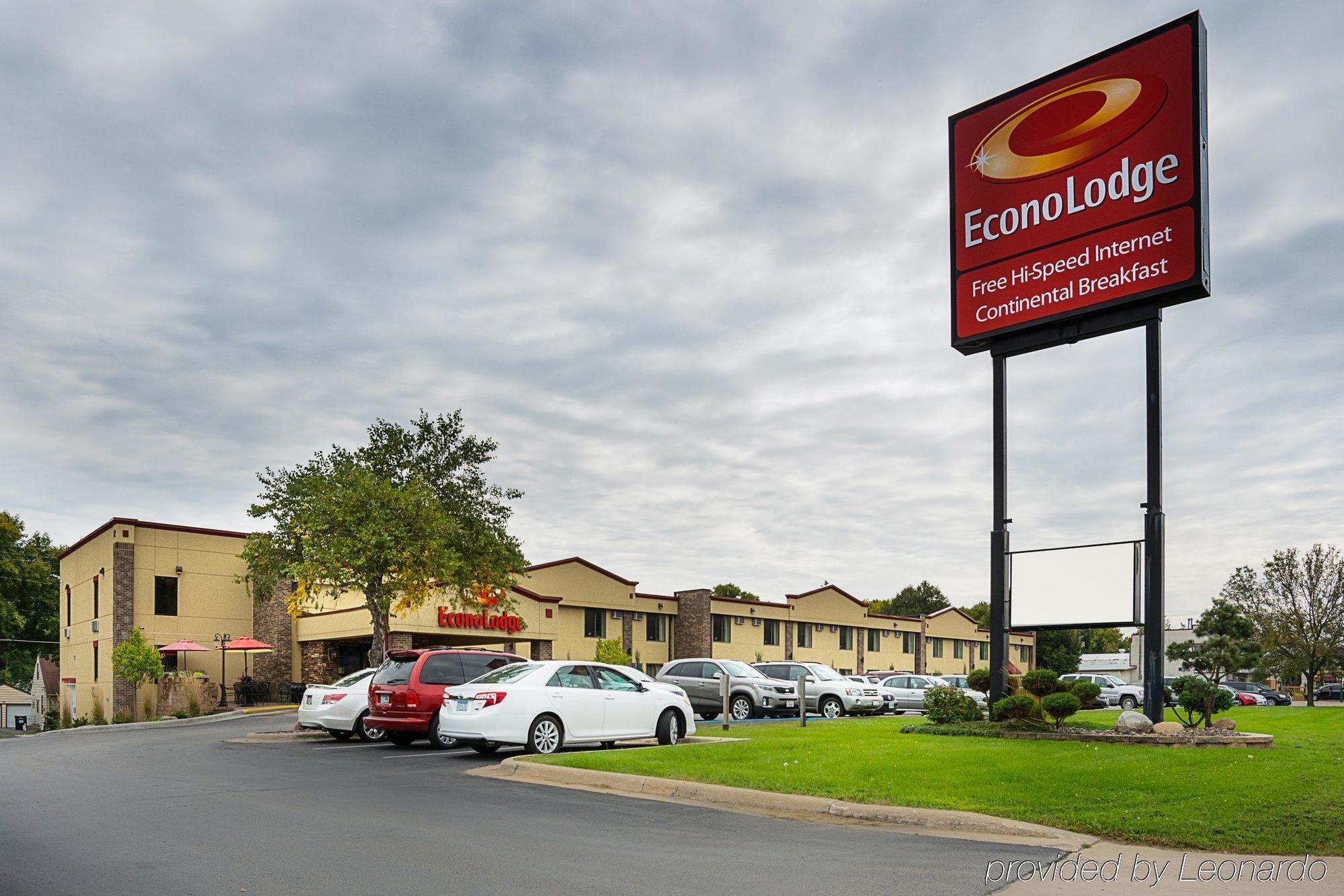 Econo Lodge Mayo Clinic Area Rochester Exterior photo
