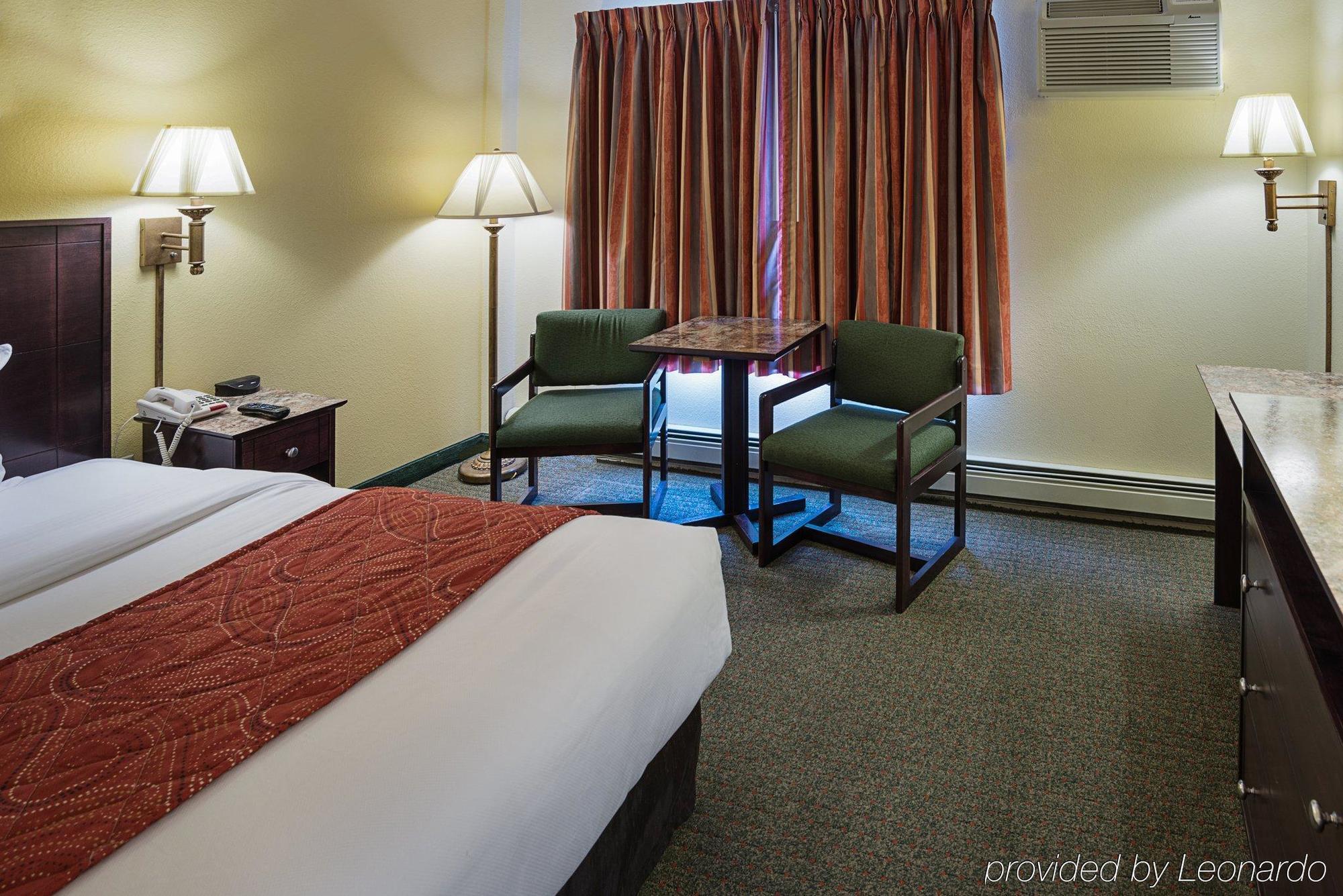 Econo Lodge Mayo Clinic Area Rochester Exterior photo