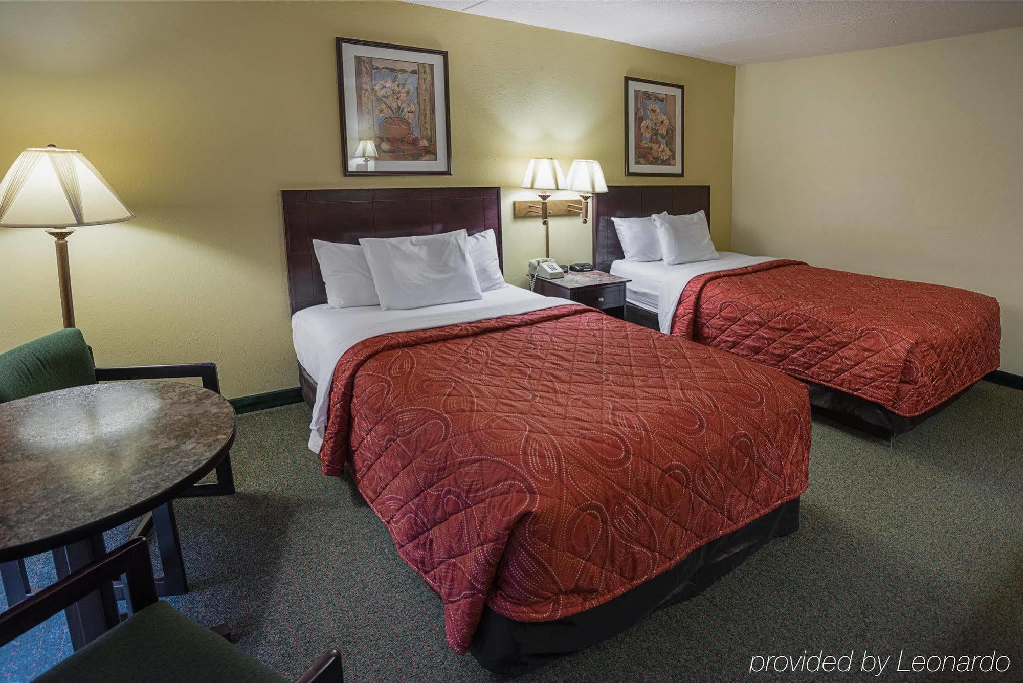 Econo Lodge Mayo Clinic Area Rochester Exterior photo