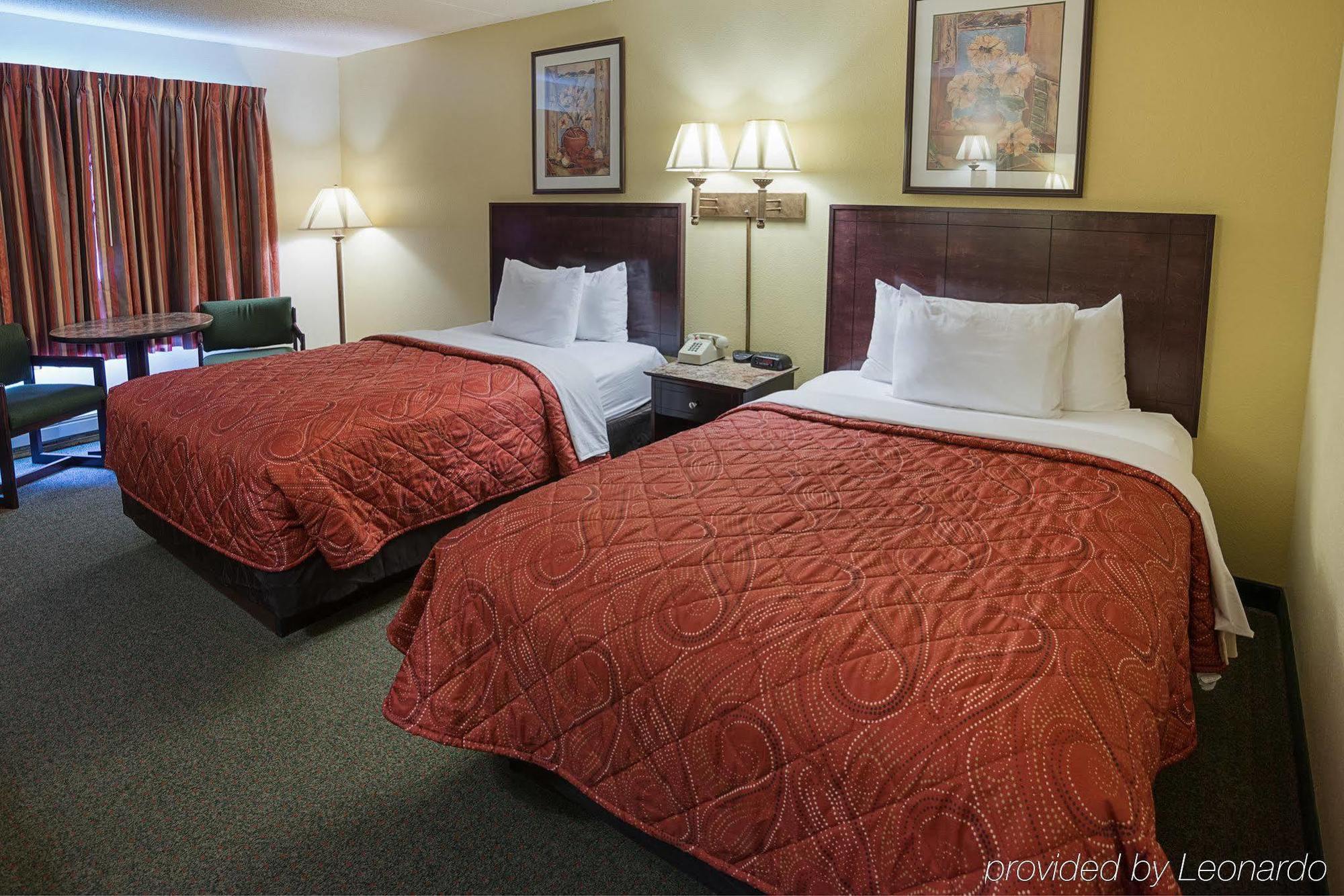 Econo Lodge Mayo Clinic Area Rochester Exterior photo