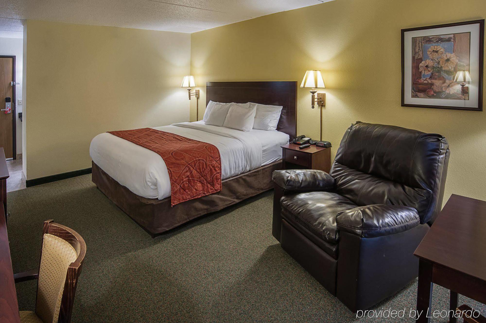 Econo Lodge Mayo Clinic Area Rochester Exterior photo