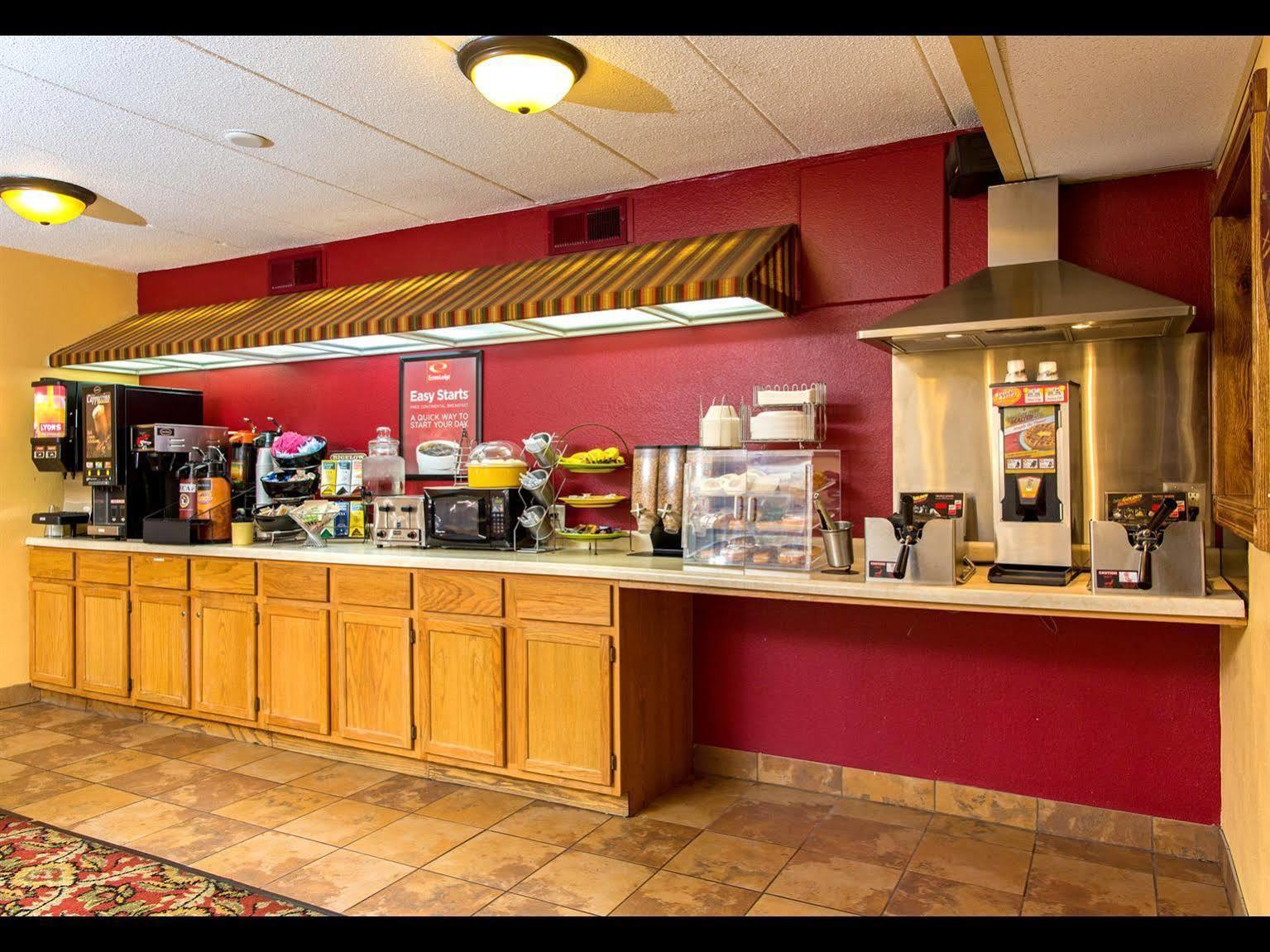 Econo Lodge Mayo Clinic Area Rochester Exterior photo